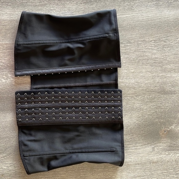 Body shaper - Picture 1 of 4